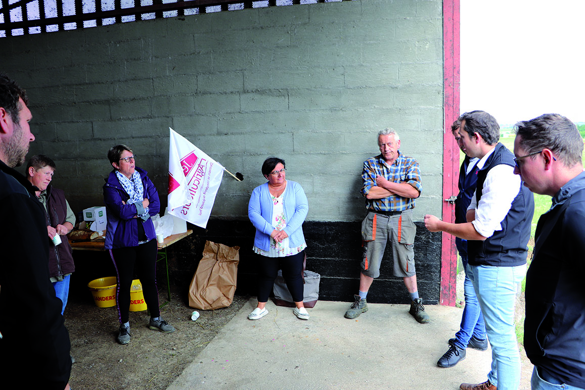 Pour la première circonscription, le rendez-vous avec les candidats avait lieu jeudi 9 juin sur l’exploitation d’Albéric Lorain à Charly-Oradour. Seule la candidate Marie-Louise Kuntz avait répondu à l’invitation de la profession agricole. Photo DR