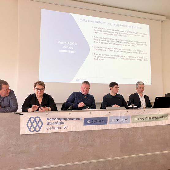 De g. à d. Olivier Rolland, Marie-Claude Guichard, Marc Schlemer, Loïc Hocquart, Thomas Bazart, Expert-comptable, Martin Feuchter, Commissaire aux Comptes. Photo Pierre Divoux