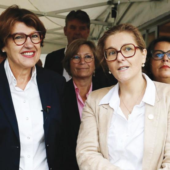 «Malgré l’importance de leur rôle dans le monde agricole, des disparités avec les hommes demeurent», souligne Annie Genevard ici avec, à ses côtés, la viticultrice Sandrine Couvreur. Photo R. Cremonini