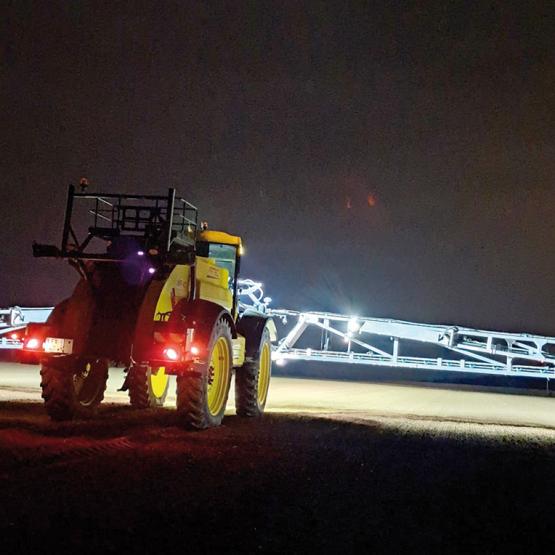 La démonstration reposait sur une technologie aussi simple que visuelle : l’utilisation d’un traceur luminescent. Photo Chambre d'agriculture 57