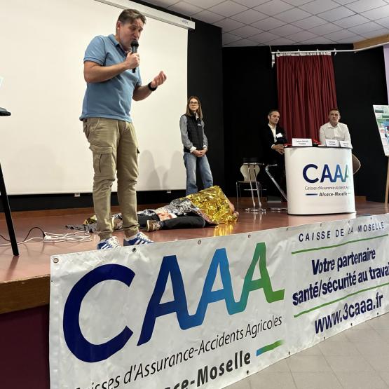 L’assemblée a été sensibilisée à la formation aux gestes de premiers secours. Photo Pierre DIVOUX