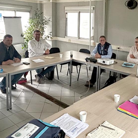 Les représentants des éleveurs, des organisations économiques de la filière viande bovine et de l’abatteur lors de la rencontre du 19 mai à Metz. Photo C. Niedercorn