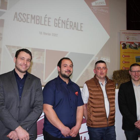 De g. à d. : Germain Bach président sortant, Julien Viville nouveau président Ja57, Marc Bodo secrétaire général Ja57, Jean-Baptiste Kaiser, secrétaire général sortant. Photo Pierre DIVOUX