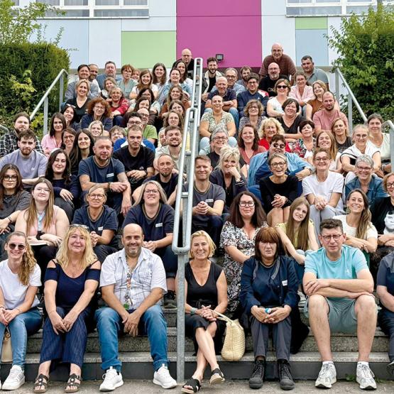 L’ensemble du personnel du lycée agricole du Val de Seille prend la pose pour sa photo de rentrée. Photo DR