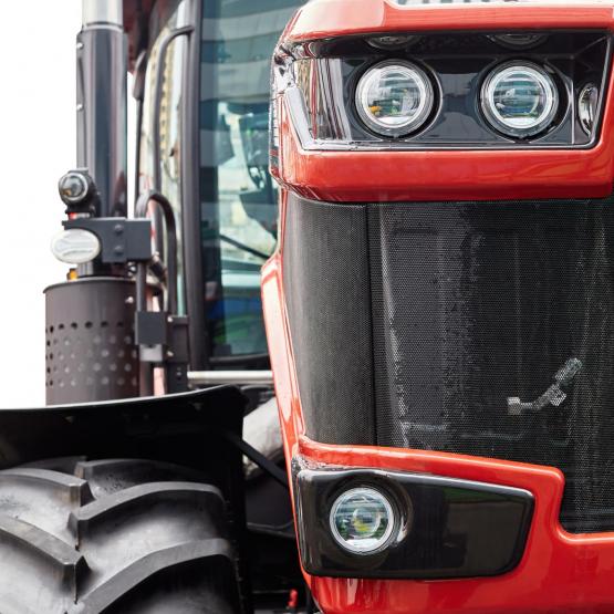 Sous conditions, un mineur peut conduire un véhicule  agricole sur la voie publique.  Photo DR