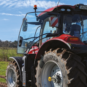 Avec l'augmentation du nombre d'apprenants en agroéquipement, l'établissement a mis en place des partenariats avec les concessionnaires afin de former ses jeunes sur du matériel de pointe. © Campus de Mirecourt