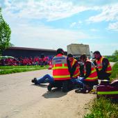 La simulation d’un accident de la route (entre une voiture à 50 km/h et un deux-roues) est proposée à l’ensemble des apprenants et personnels du campus agricole de Courcelles-Chaussy. Photo SS. Galonnier