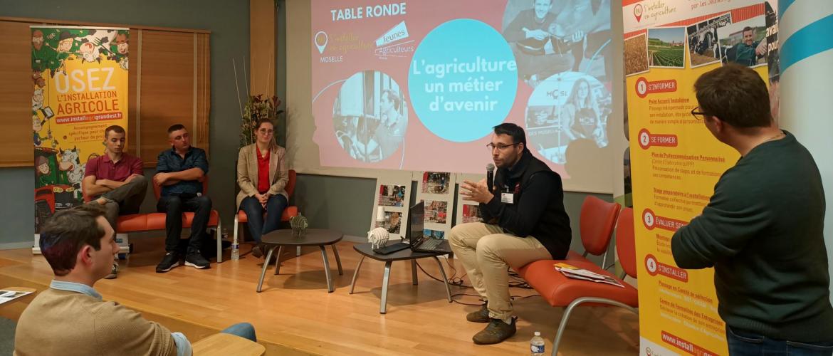 Conférence Installation sur le thème : L'agriculture, un métier d'avenir. Photo : Louise COLIN