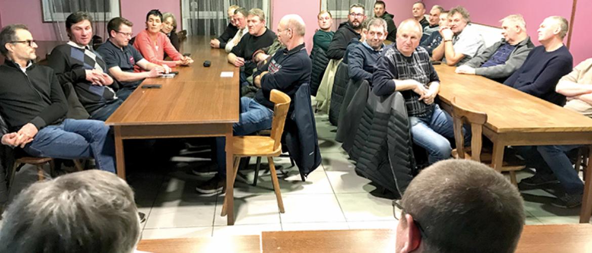 À Léning, les élus de la Fdsea incitent les agriculteurs à passer la formation de piégeurs pour gérer plus efficacement les corvidés et autres nuisibles. Hervé Foltz a été réélu à la tête du canton Fdsea d’Albestroff. Photo Cédric Coillot