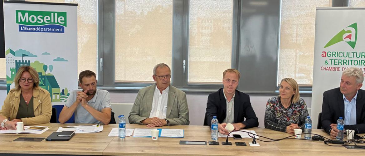 De g. à d. : Magaly Tonin, David Suck, Patrick Weiten, Stéphane Ermann, Estelle Pochat et Jean-Louis Stemart. Photo Pierre Divoux