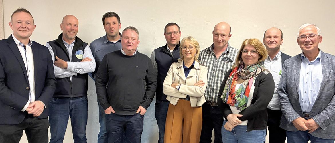 Nouveau Bureau de la Fdsea de Moselle (de g. à d.) : Fabrice Couturier, Hervé Auburtin, Mickaël Losson, Marc Schlemer, Jean-Baptiste Kaiser, Béatrice Charpentier, Christophe Niedercorn, Sophie Poinsignon, Dominique Bouché et Raymond Muller. Photo P DIVOUX
