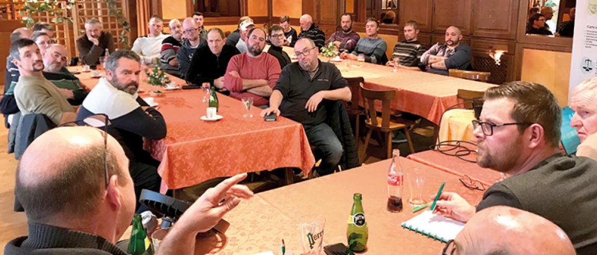 Les élus de la Fdsea de la Moselle ont remercié Léon Bach pour son investissement d’une quinzaine d’années à la présidence du canton de Volmunster. Photo CEC