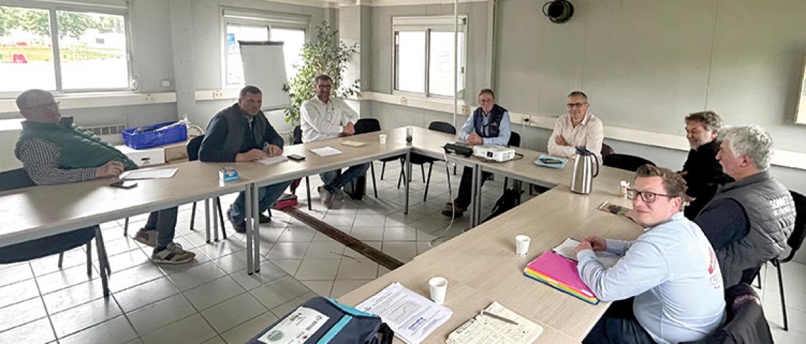 Les représentants des éleveurs, des organisations économiques de la filière viande bovine et de l’abatteur lors de la rencontre du 19 mai à Metz. Photo C. Niedercorn