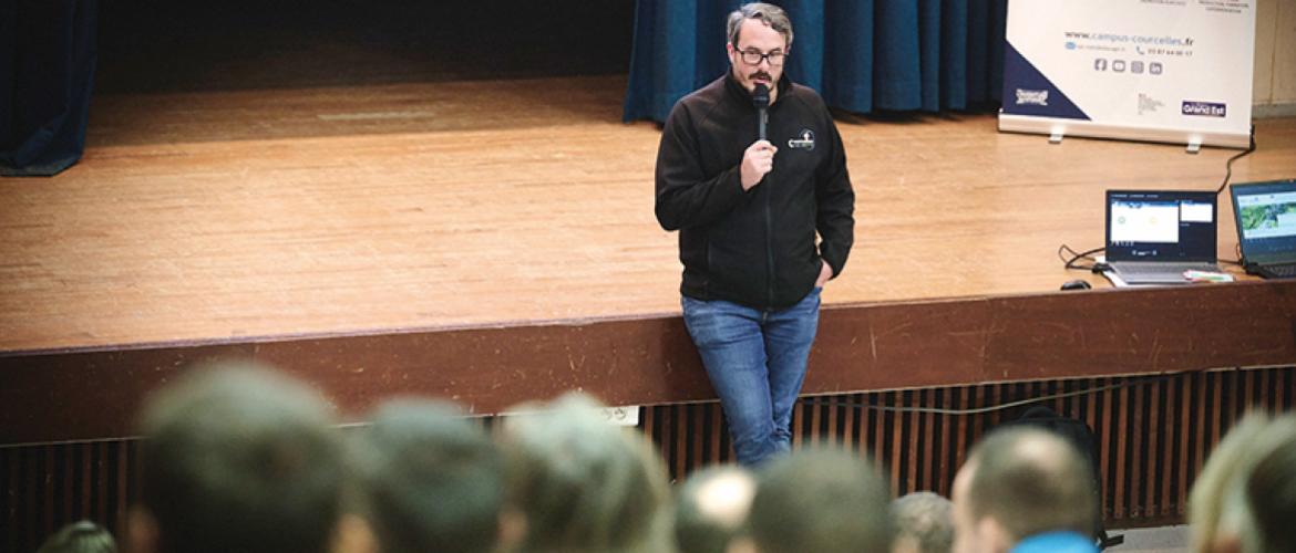 Sylvain Prévot, directeur du Cfa de Courcelles-Chaussy, a rappelé que ces moments d’échange et de réflexion posent les bases d’une collaboration toujours plus étroite et essentielle. Photo S. Galonnier
