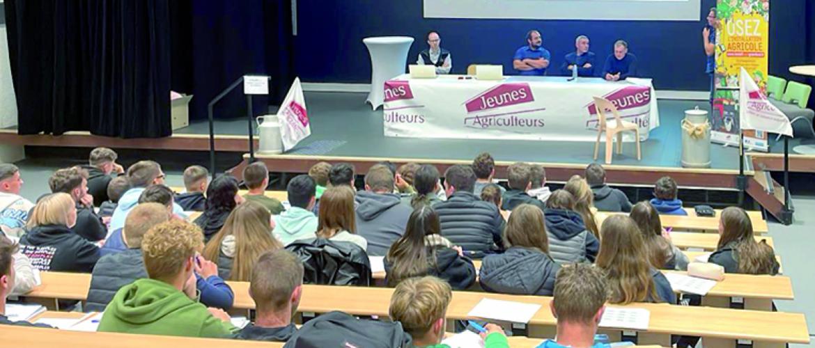 Présentation du Point Accueil Installation et du syndicat Ja57. Photo JA 57
