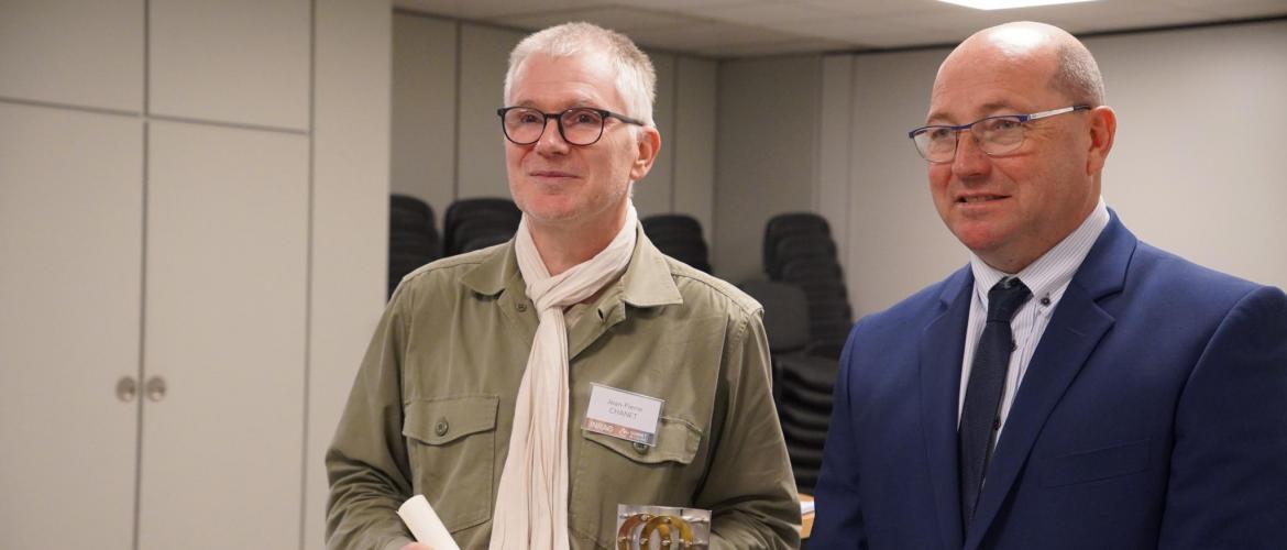 Jean-Pierre Chanet a reçu le prix Sedimaster 2023, à l'occasion du Sommet de l'Elevage. Photo DR