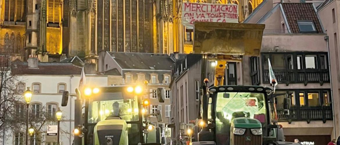Depuis plusieurs semaines, les actions syndicales se multiplient sur le territoire national. Metz a répondu à l’appel des réseaux Ja et Fnsea. Photo Léa Dolcini