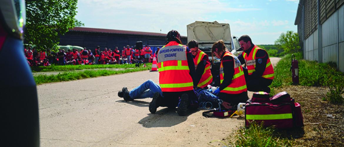 La simulation d’un accident de la route (entre une voiture à 50 km/h et un deux-roues) est proposée à l’ensemble des apprenants et personnels du campus agricole de Courcelles-Chaussy. Photo SS. Galonnier