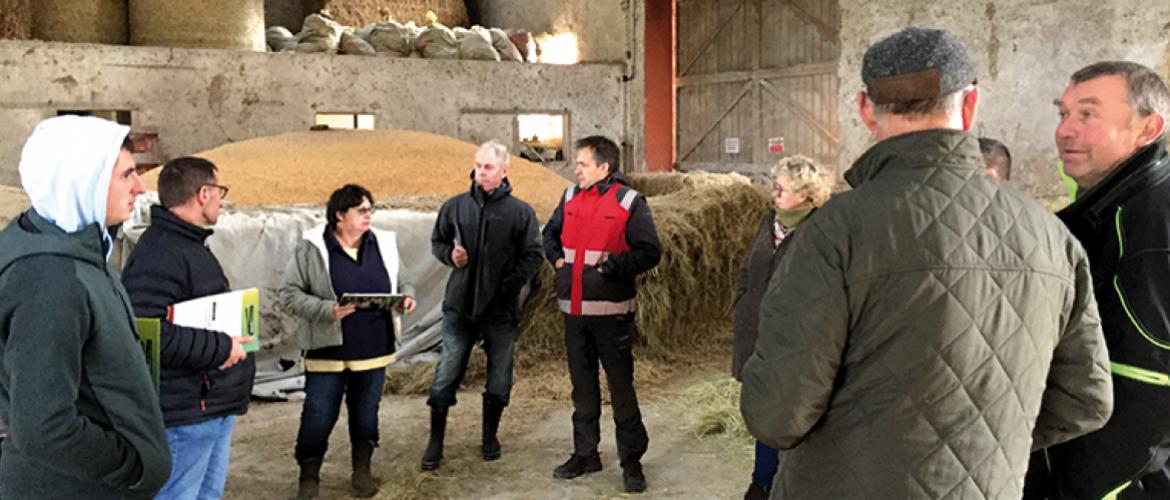 La formation laisse une part importante à l’aspect pratique pour permettre à chacun d’identifier, sur sa ferme, ce qu’il y a lieu de mettre dans son DUERP. Photo CEC